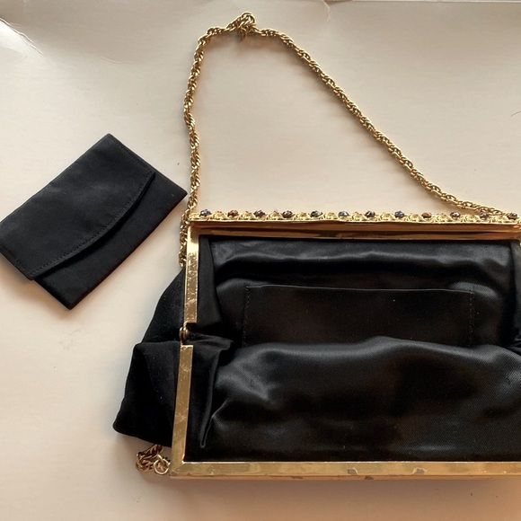 Vintage black sueded fabric with gold tone jeweled clap n short chain & pouch - Picture 11 of 17